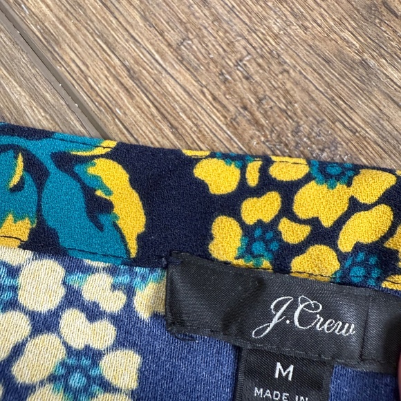 J. Crew Women's Drapey Crepe Navy Floral Wrap Blouse Top Size M Fall, 3/4 Sleeve - Picture 4 of 9